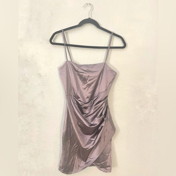 WINDSOR Wrapped In Stylish Satin Light Purple Mini Dress | Size Medium (6-8) - Picture 1 of 7